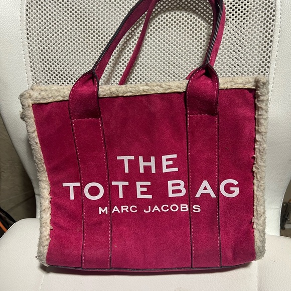 Marc Jacobs Handbags - Marc Jacobs Fuchsia Tote with Shearling Trim